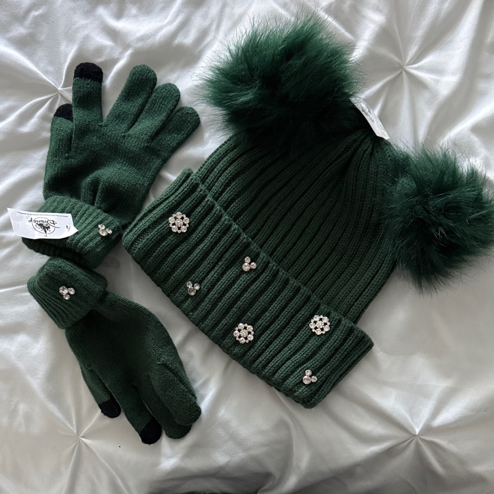 Disney Parks NWT Green  Knit Hat and Gloves Set with Pom Poms